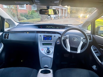 Used Toyota Prius 2015 for sale - 77997795: Photo