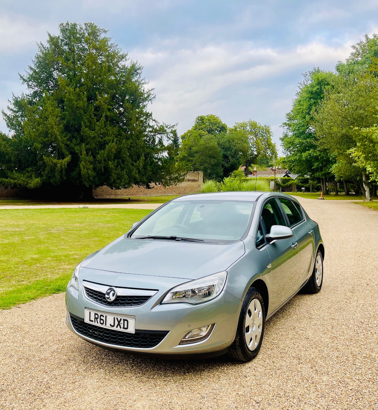 Used Vauxhall Astra 2011 for sale - 76134657: Photo 1