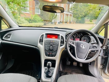 Used Vauxhall Astra 2011 for sale - 76134657: Photo