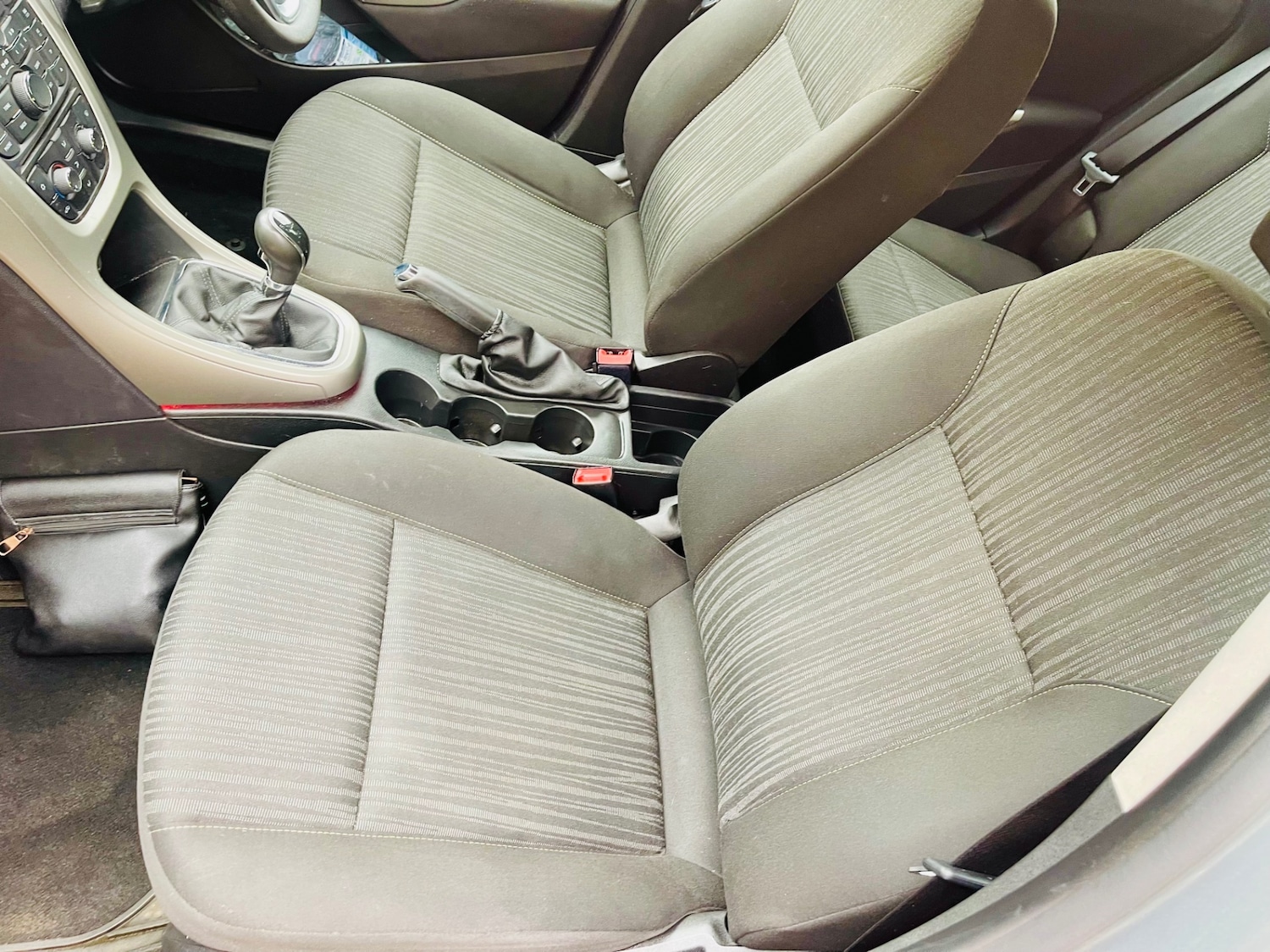 Used Vauxhall Astra 2011 for sale - 76134657: Photo 4