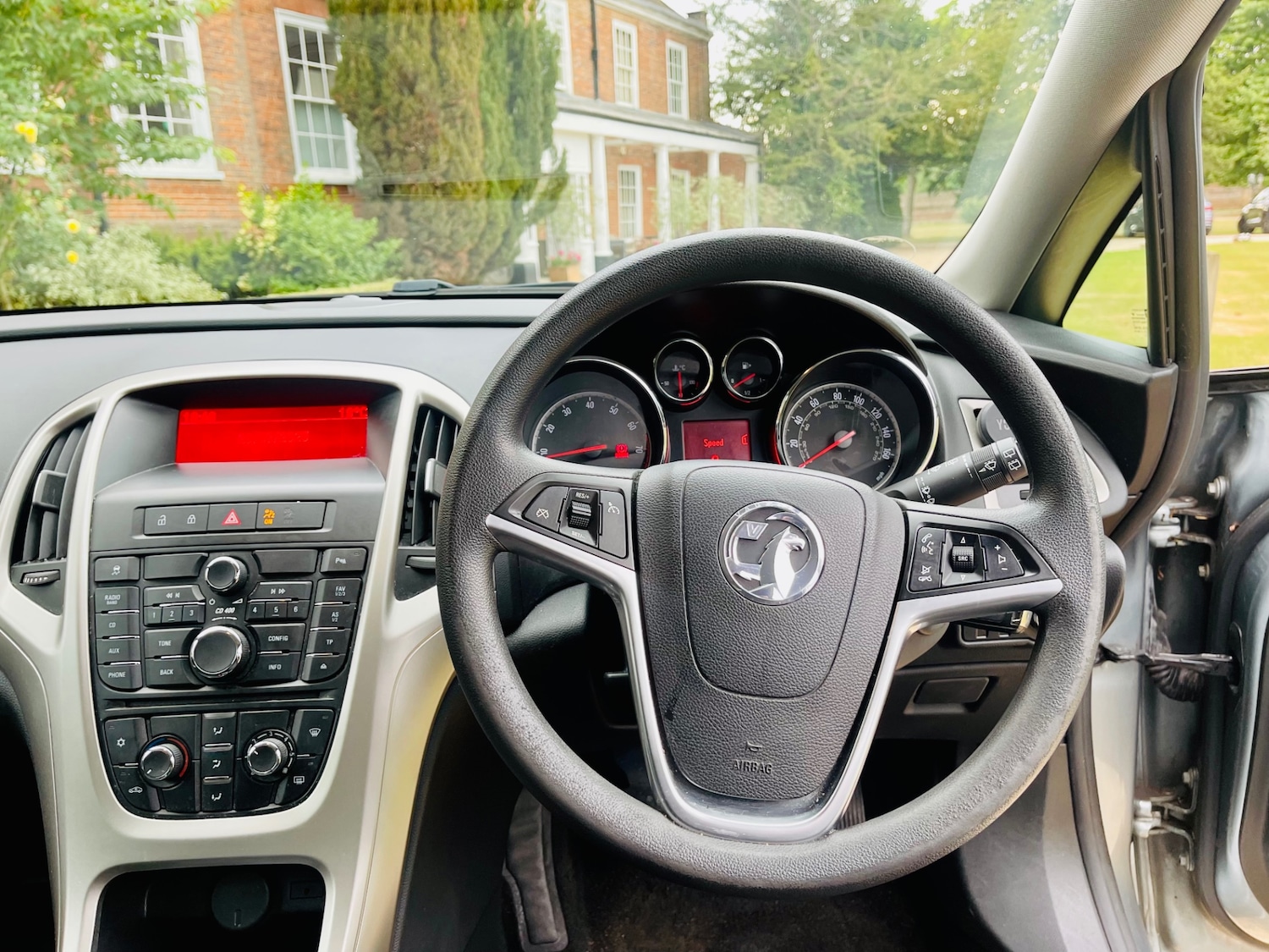 Used Vauxhall Astra 2011 for sale - 76134657: Photo 6