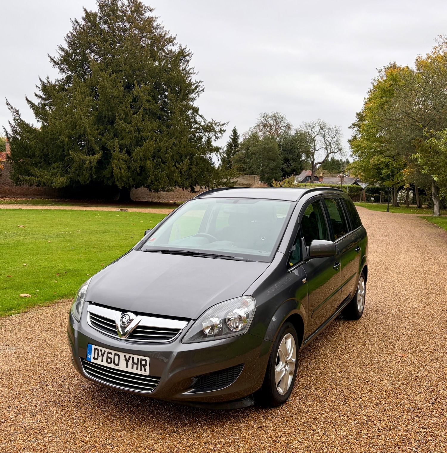 Used Vauxhall Zafira 2010 for sale - 76739013: Photo 1