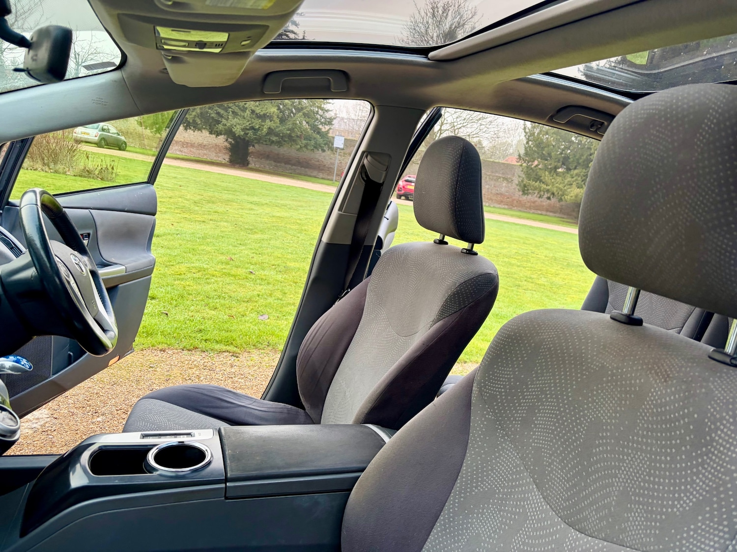 Used Toyota Prius+ 2012 for sale - 77704381: Photo 16