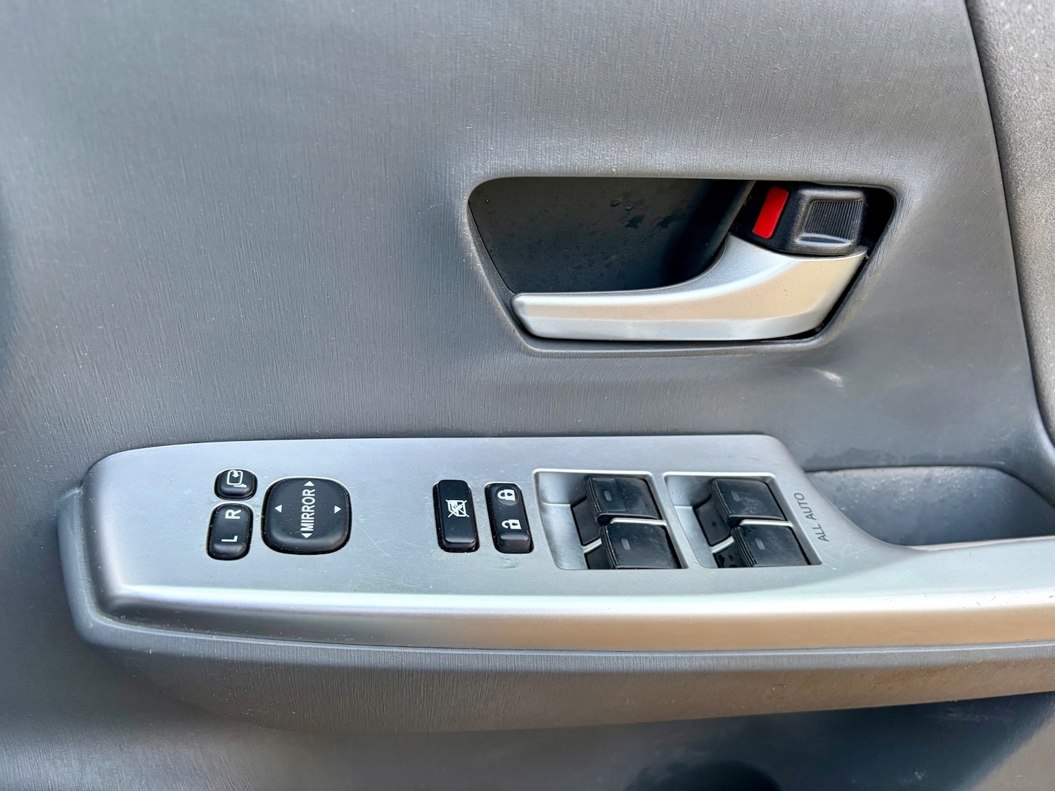 Used Toyota Prius+ 2012 for sale - 77704381: Photo 19