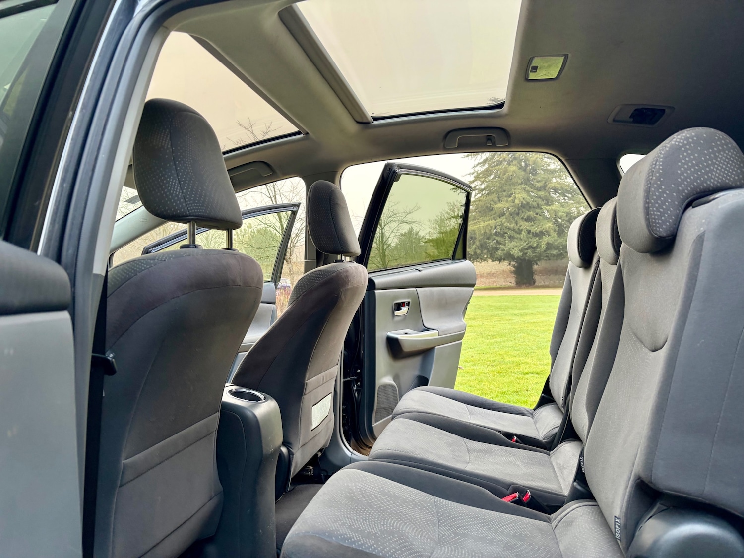 Used Toyota Prius+ 2012 for sale - 77704381: Photo 24