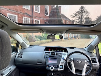 Used Toyota Prius+ 2012 for sale - 77704381: Photo