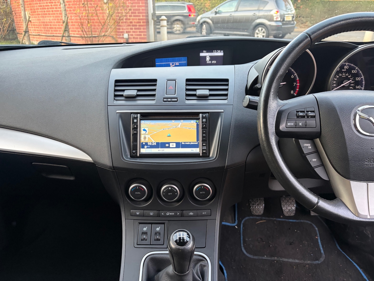 Used Mazda Mazda3 2013 for sale - 76974807: Photo 6