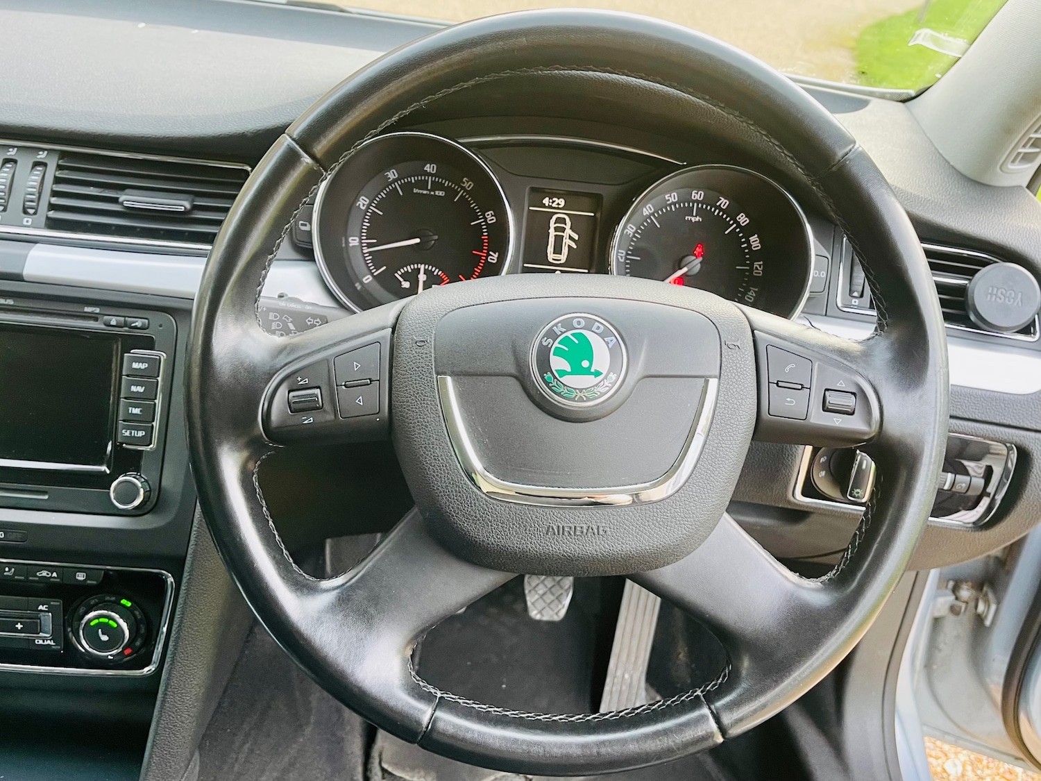 Used Skoda Superb 2011 for sale - 75976198: Photo 23