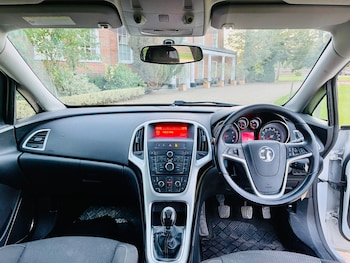 Used Vauxhall Astra 2011 for sale - 76071455: Photo