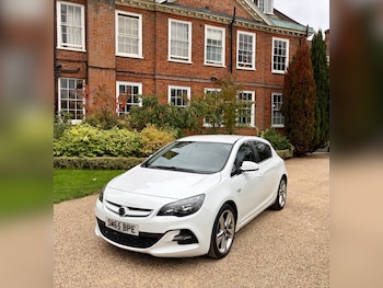 Vauxhall Astra feature image 1