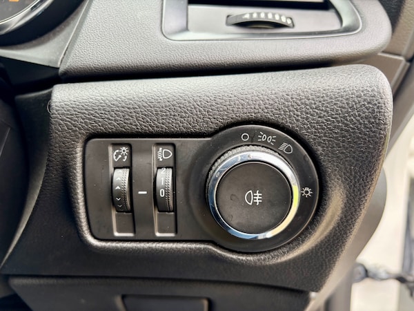Used Vauxhall Astra 2015 for sale - 76306099: Photo 28
