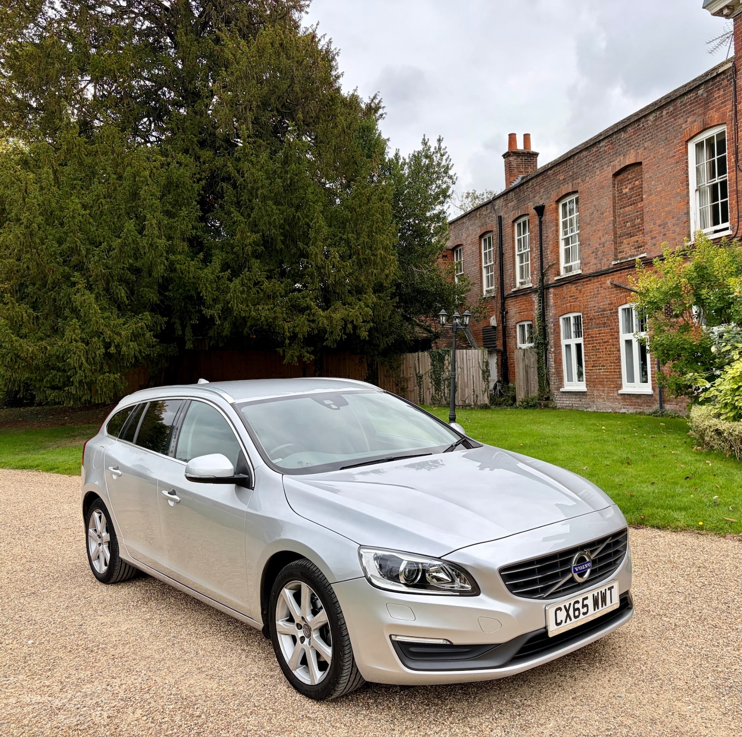 Used Volvo V60 2015 for sale - 76289648: Photo 10
