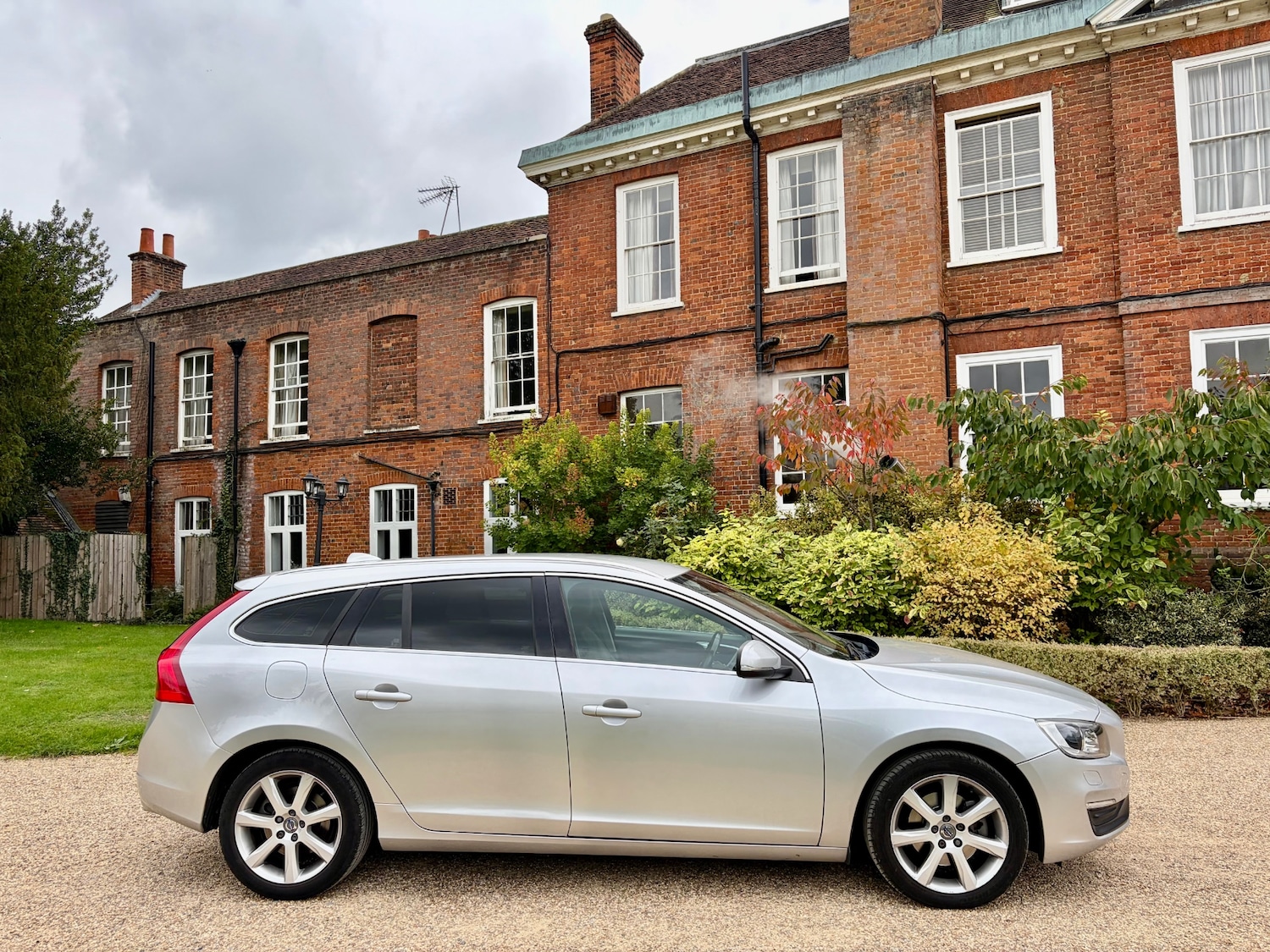 Used Volvo V60 2015 for sale - 76289648: Photo 15