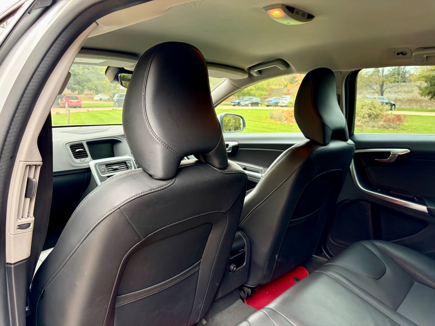 Used Volvo V60 2015 for sale - 76289648: Photo 22