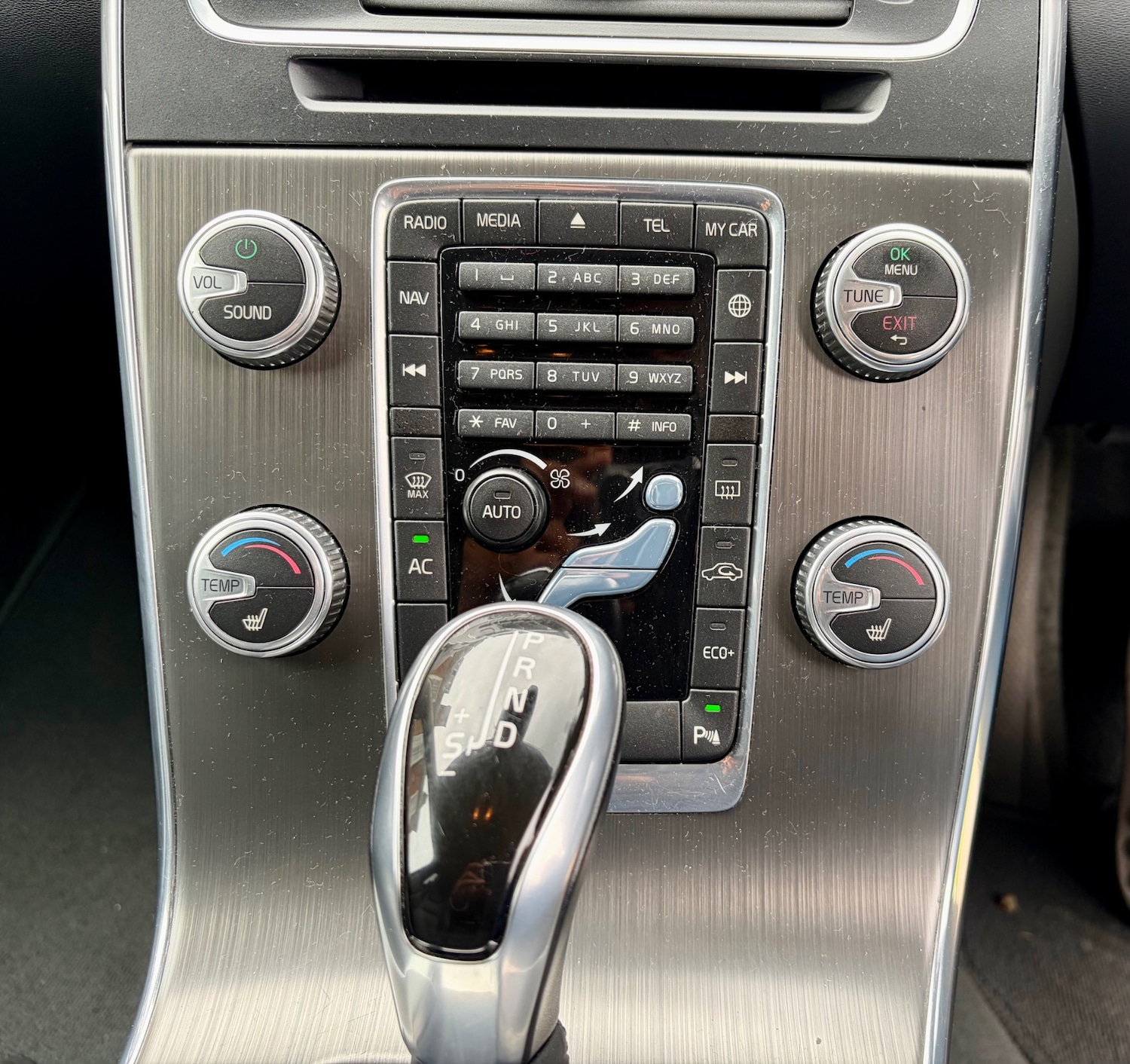 Used Volvo V60 2015 for sale - 76289648: Photo 26