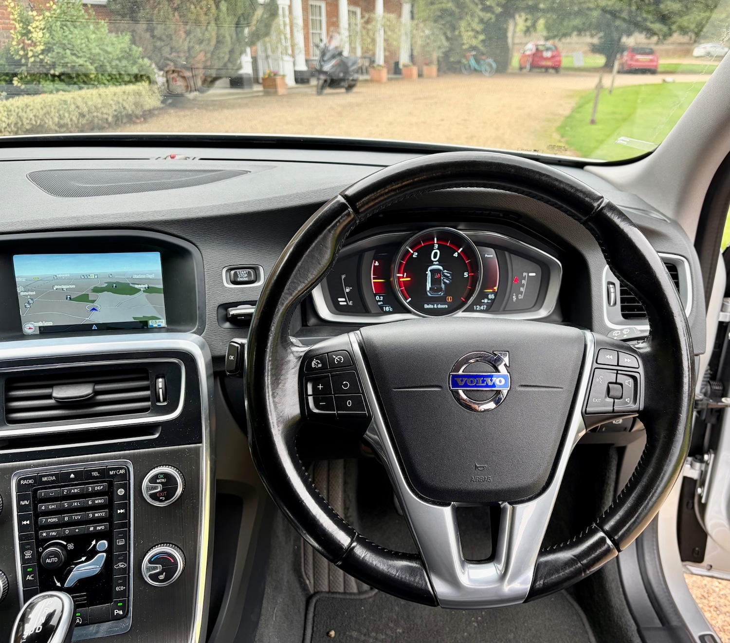 Used Volvo V60 2015 for sale - 76289648: Photo 27