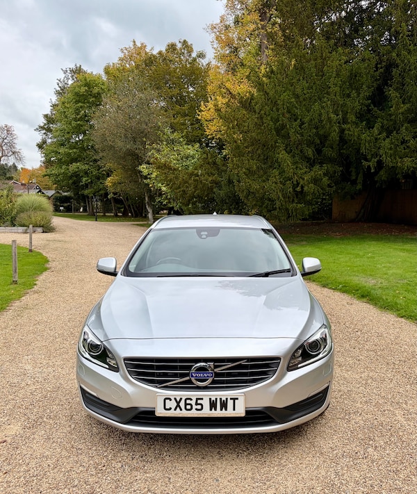 Used Volvo V60 2015 for sale - 76289648: Photo 2