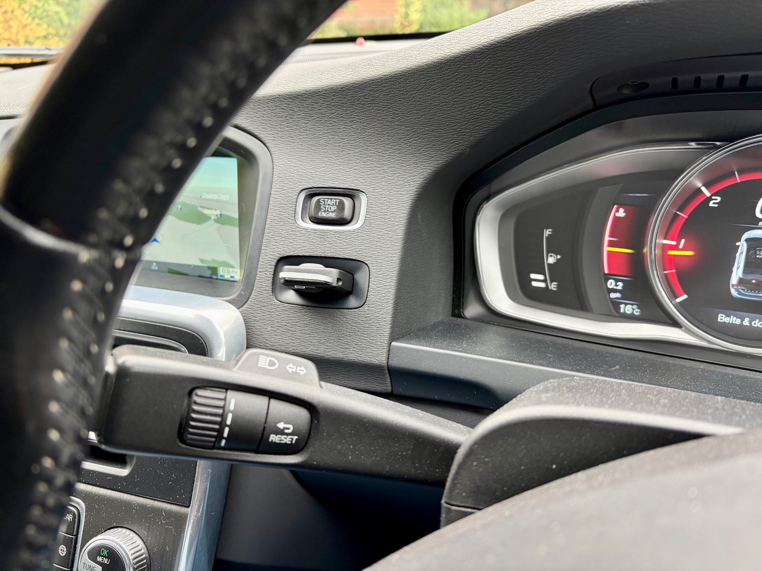 Used Volvo V60 2015 for sale - 76289648: Photo 36