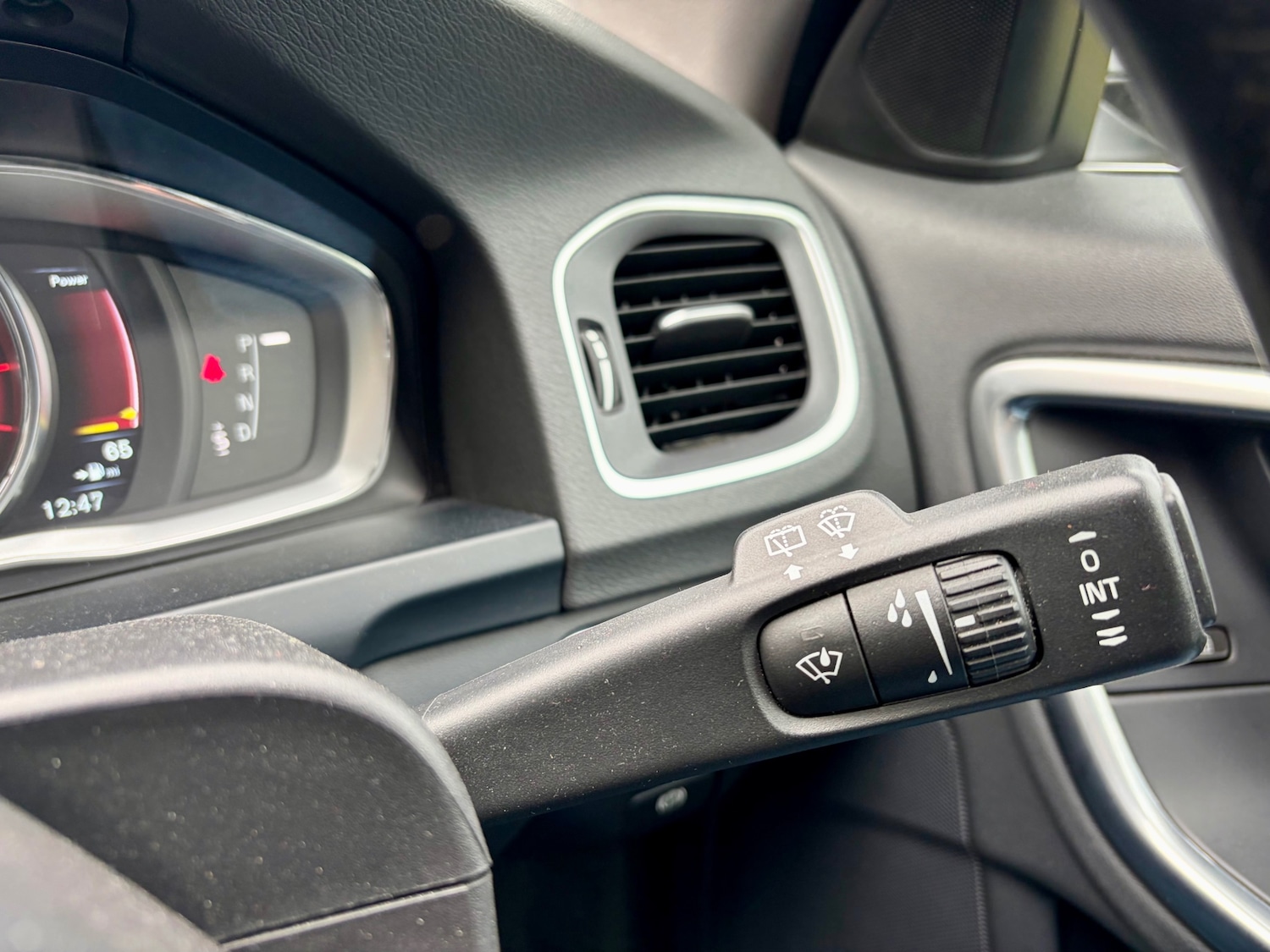 Used Volvo V60 2015 for sale - 76289648: Photo 38