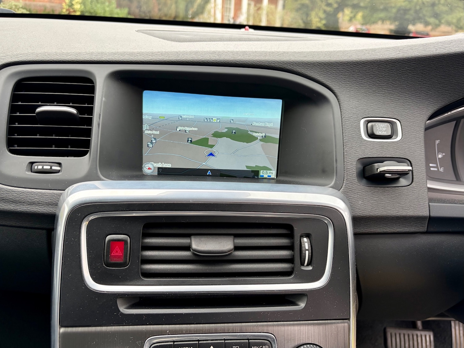 Used Volvo V60 2015 for sale - 76289648: Photo 4