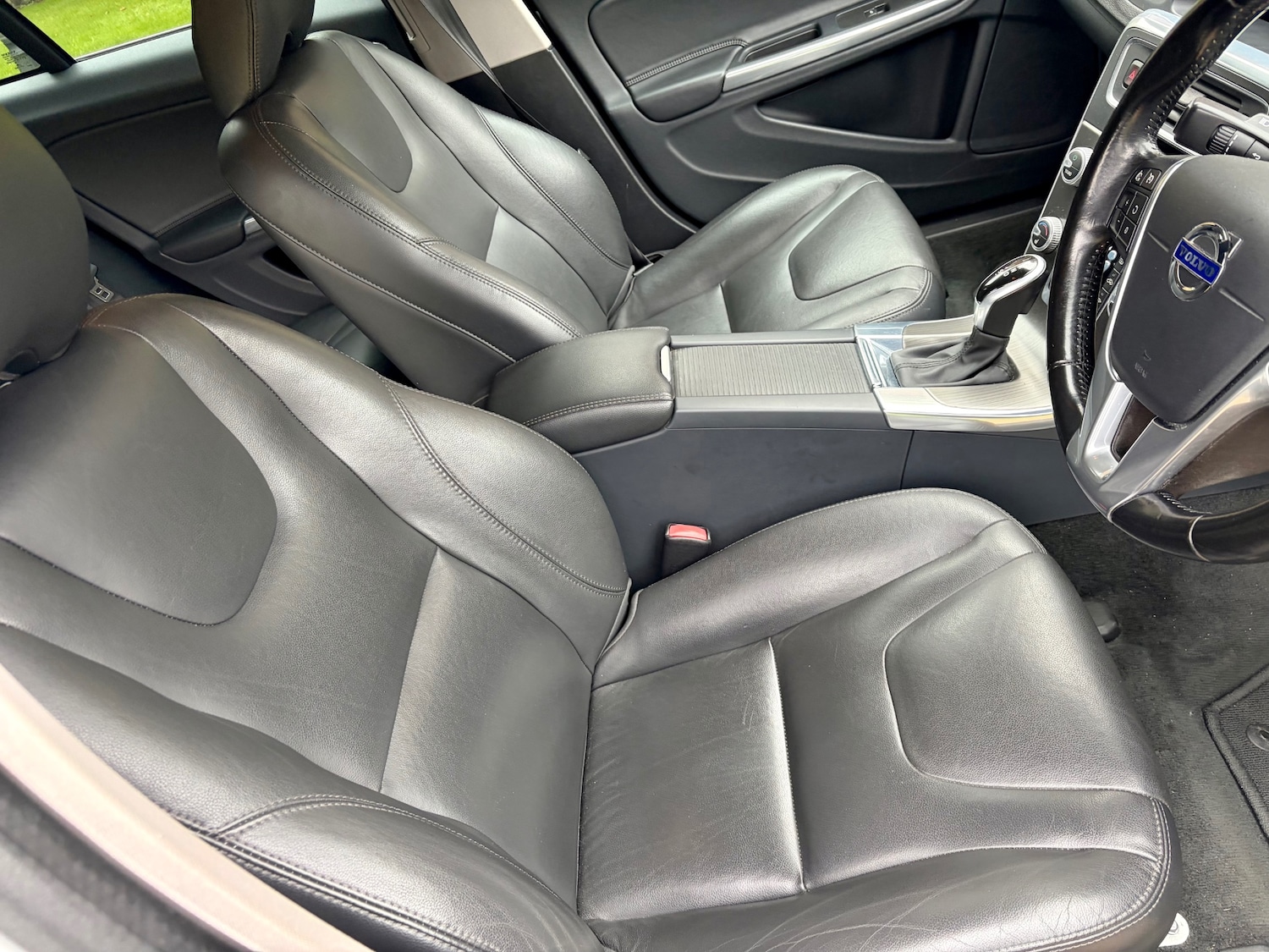 Used Volvo V60 2015 for sale - 76289648: Photo 6