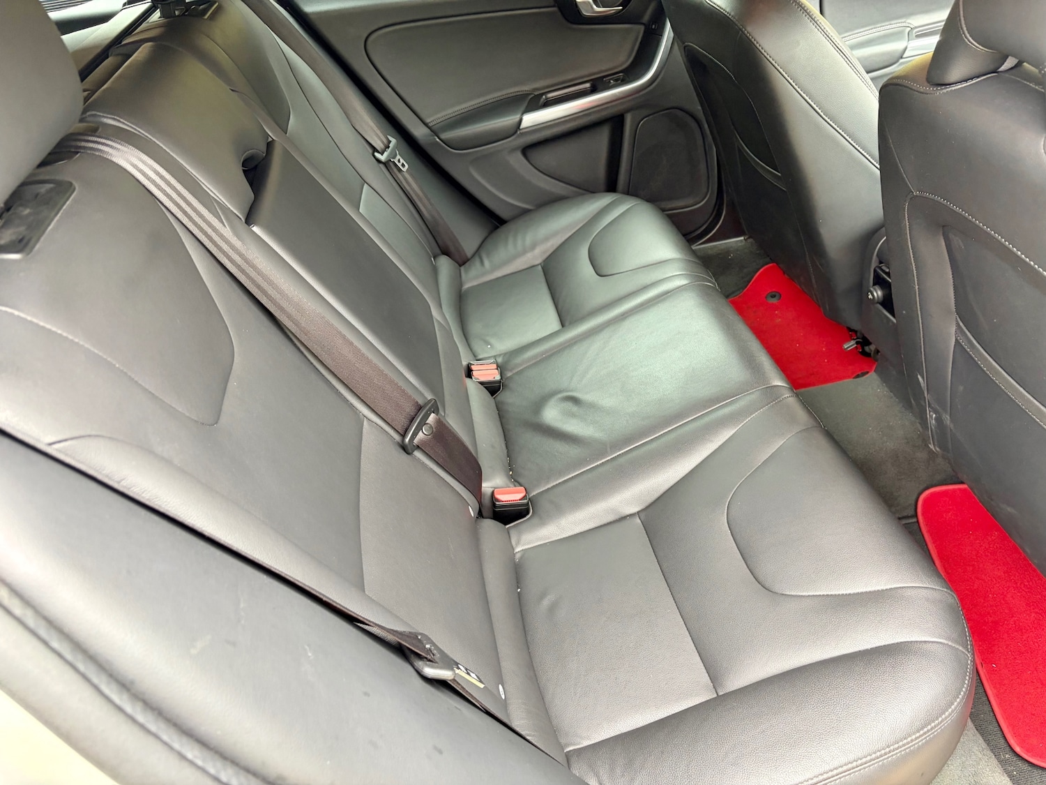 Used Volvo V60 2015 for sale - 76289648: Photo 7