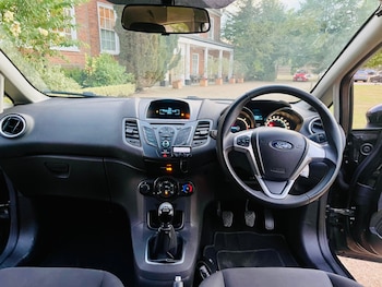 Used Ford Fiesta 2015 for sale - 75604986: Photo