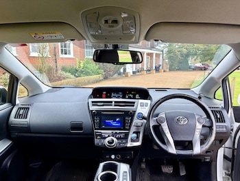 Used Toyota Prius+ 2016 for sale - 77378023: Photo