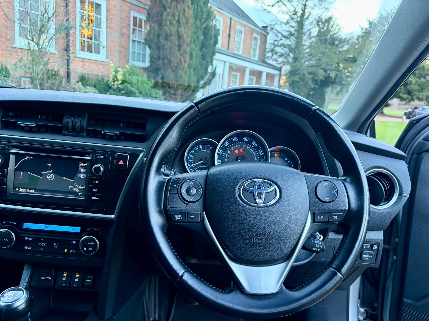 Used Toyota Auris 2015 for sale - 76799665: Photo 25