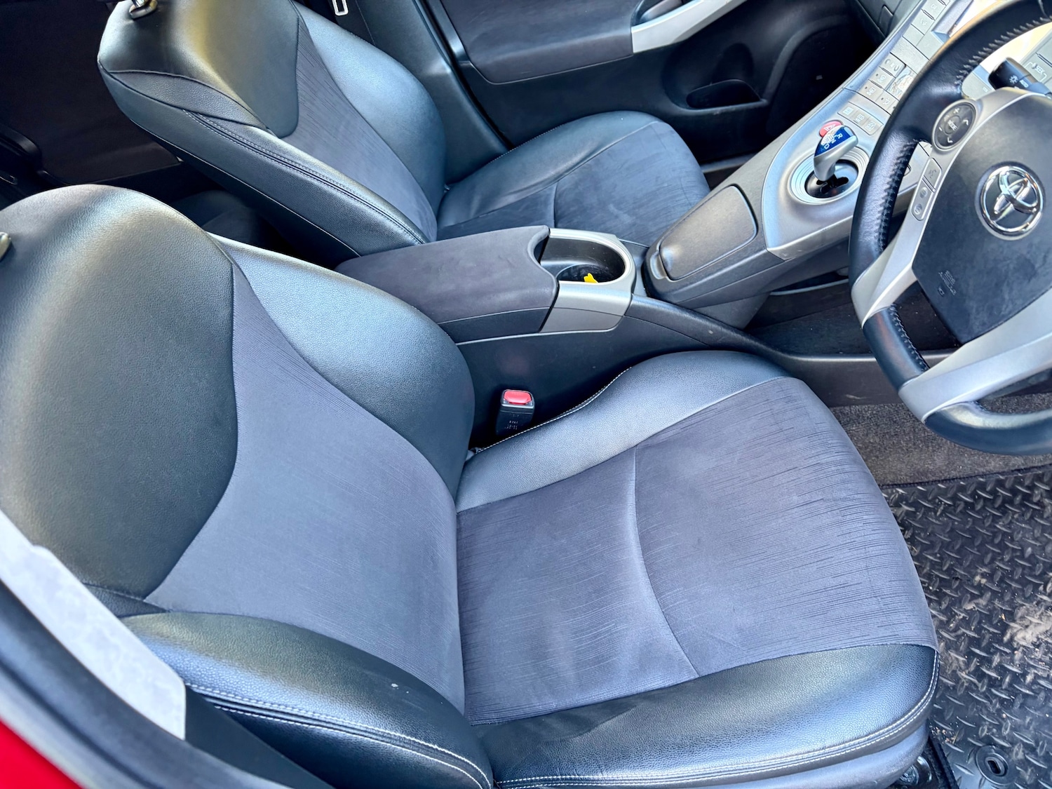 Used Toyota Prius 2014 for sale - 77101116: Photo 4