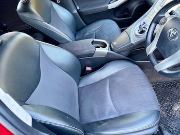 Used Toyota Prius 2014 for sale - 77101116: Photo