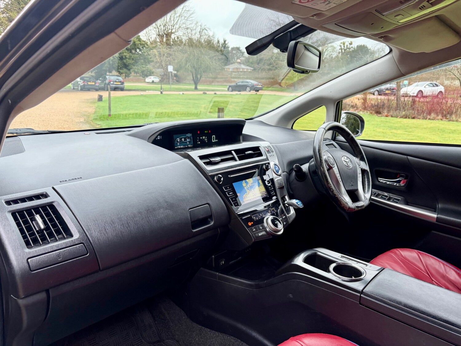 Used Toyota Prius+ 2016 for sale - 77354326: Photo 25