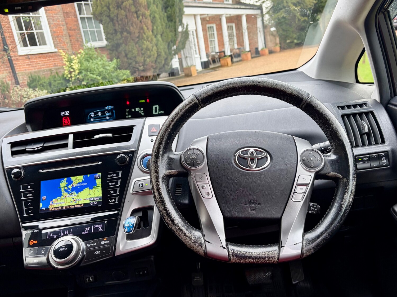 Used Toyota Prius+ 2016 for sale - 77354326: Photo 27