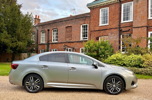 Used Toyota Avensis 2018 for sale - 76207176: Photo 15