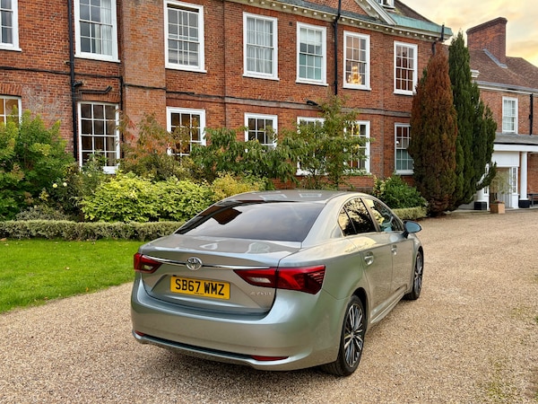 Used Toyota Avensis 2018 for sale - 76207176: Photo 19