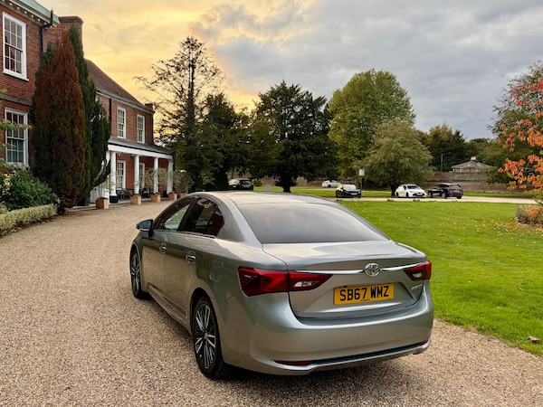 Used Toyota Avensis 2018 for sale - 76207176: Photo 21