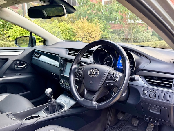 Used Toyota Avensis 2018 for sale - 76207176: Photo 24