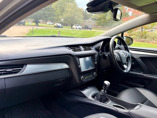 Used Toyota Avensis 2018 for sale - 76207176: Photo 28