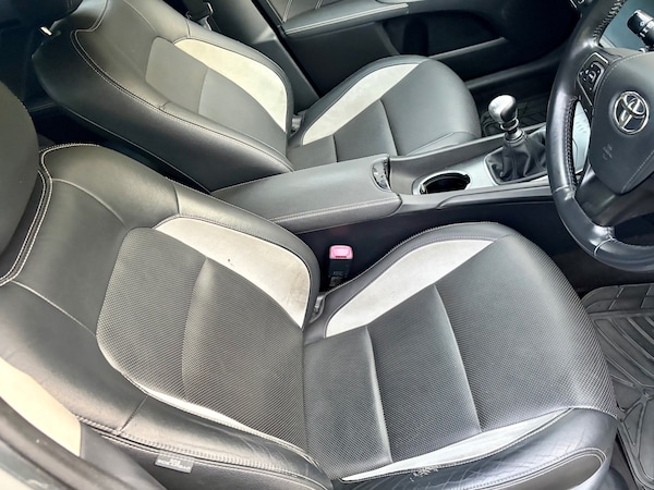 Used Toyota Avensis 2018 for sale - 76207176: Photo 30
