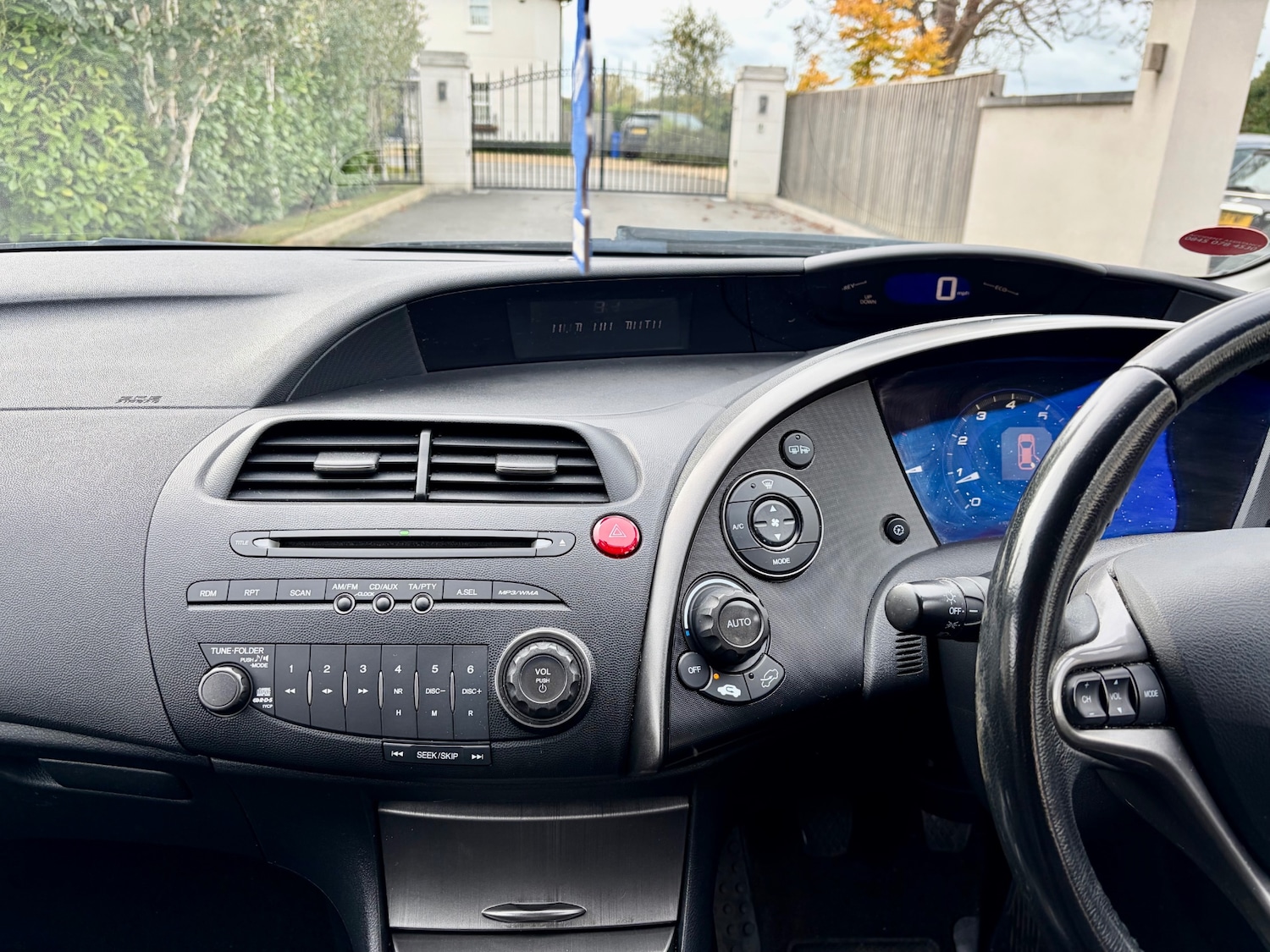 Used Honda Civic 2010 for sale - 76380388: Photo 27