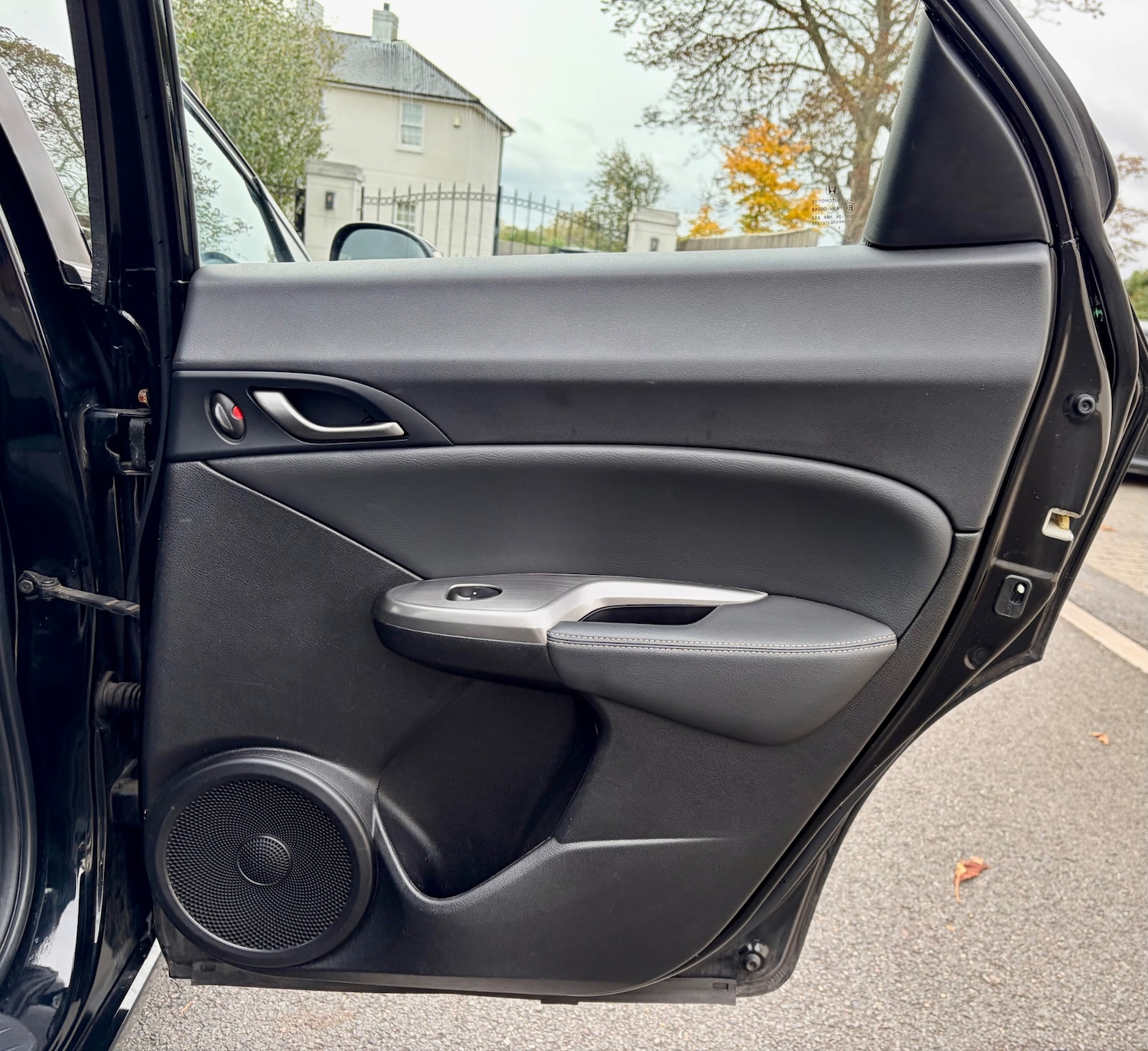 Used Honda Civic 2010 for sale - 76380388: Photo 30