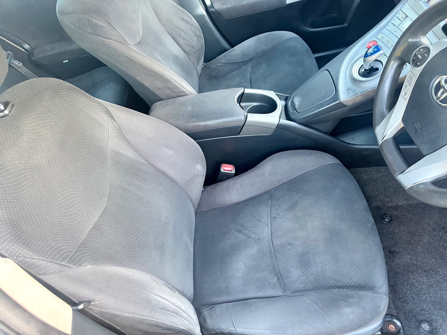 Used Toyota Prius 2015 for sale - 78064898: Photo 5