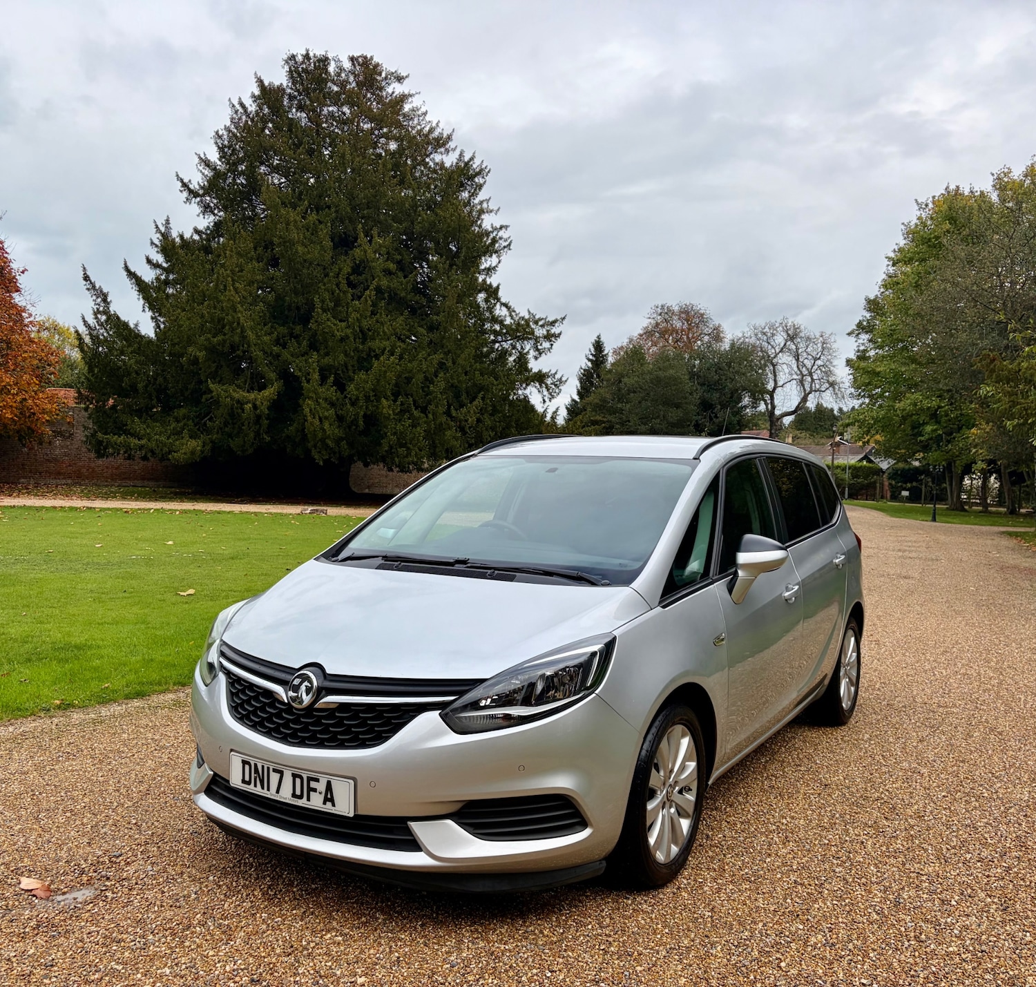 Used Vauxhall Zafira 2017 for sale - 76354879: Photo 1