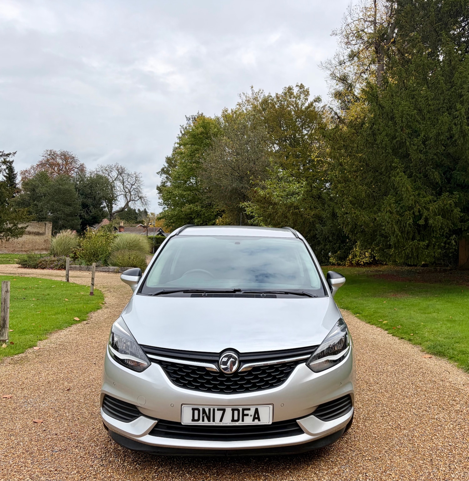 Used Vauxhall Zafira 2017 for sale - 76354879: Photo 2