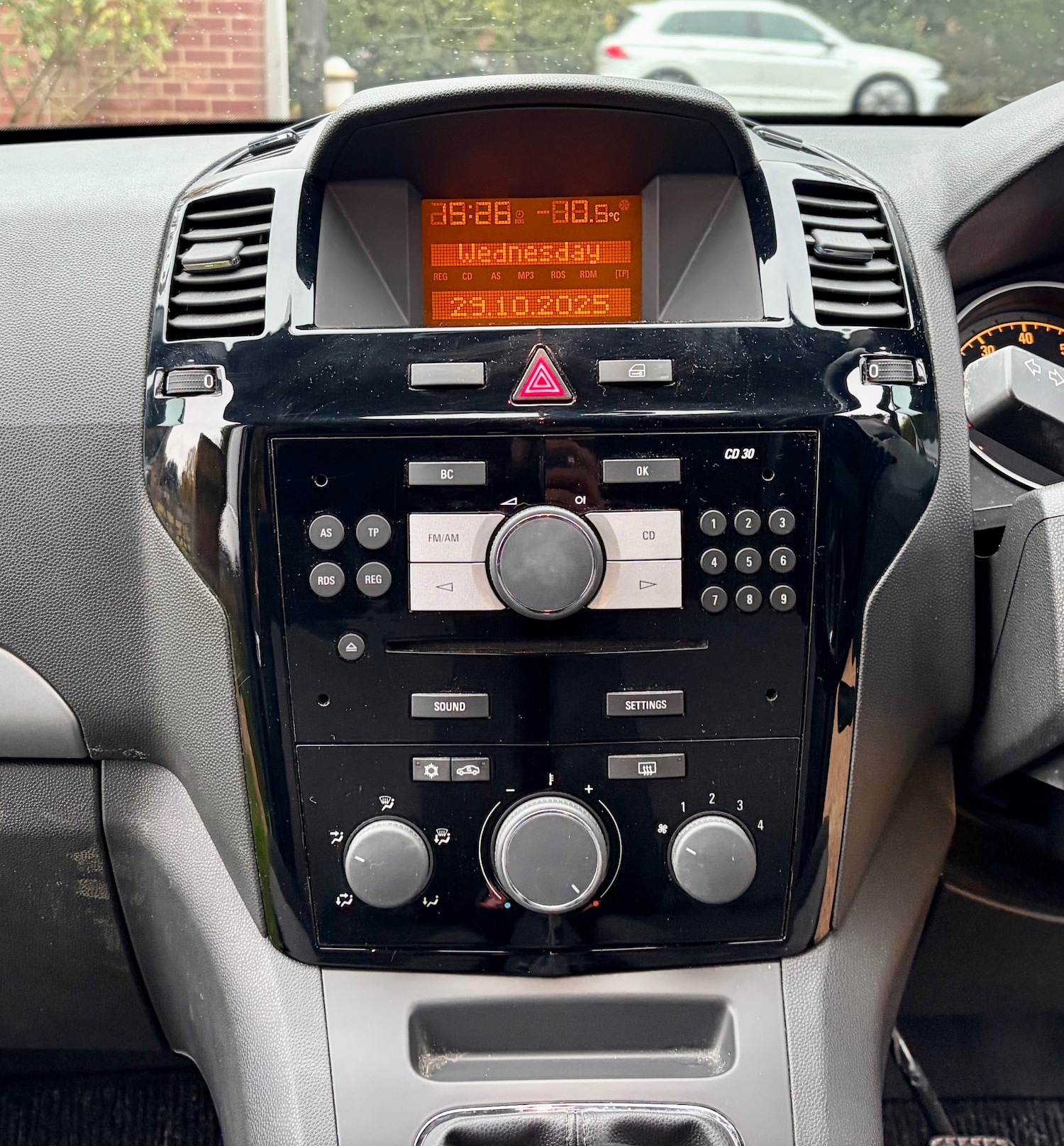 Used Vauxhall Zafira 2013 for sale - 77260958: Photo 4