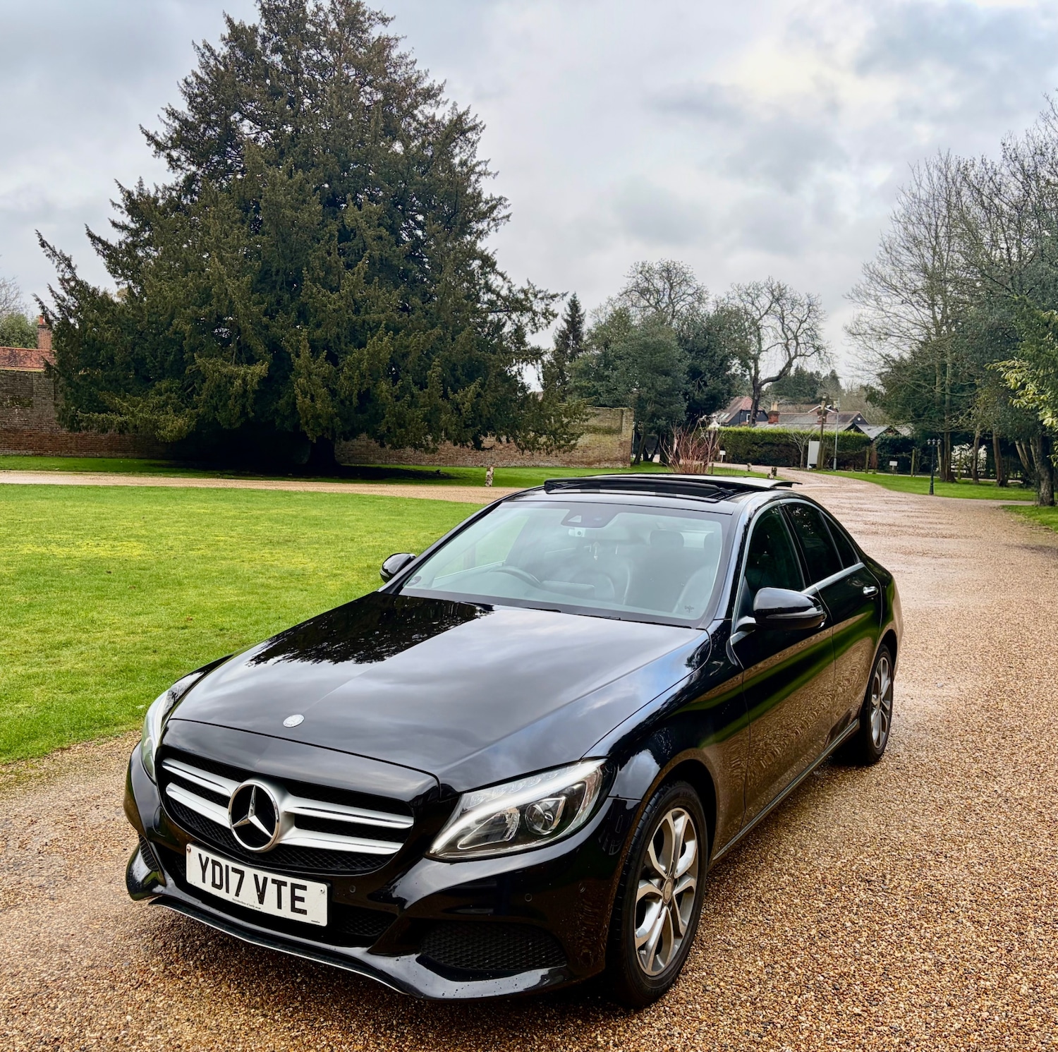 Used Mercedes-Benz C Class 2017 for sale - 77508765: Photo 2
