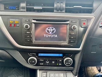 Used Toyota Auris 2014 for sale - 78132643: Photo