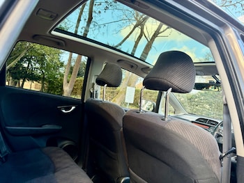 Used Honda Jazz 2013 for sale - 77020683: Photo