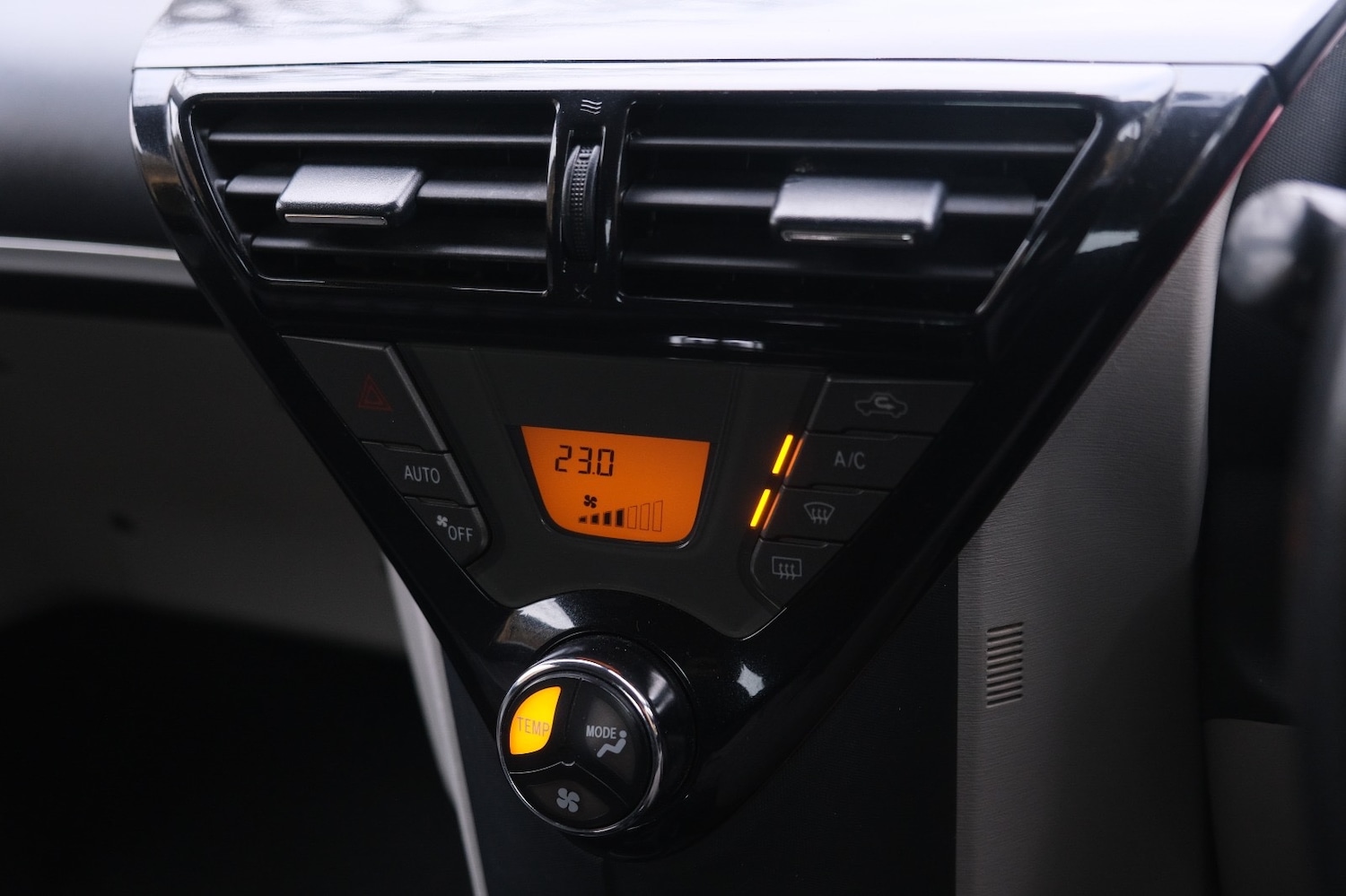 Used Toyota IQ 2012 for sale - 77071199: Photo 14