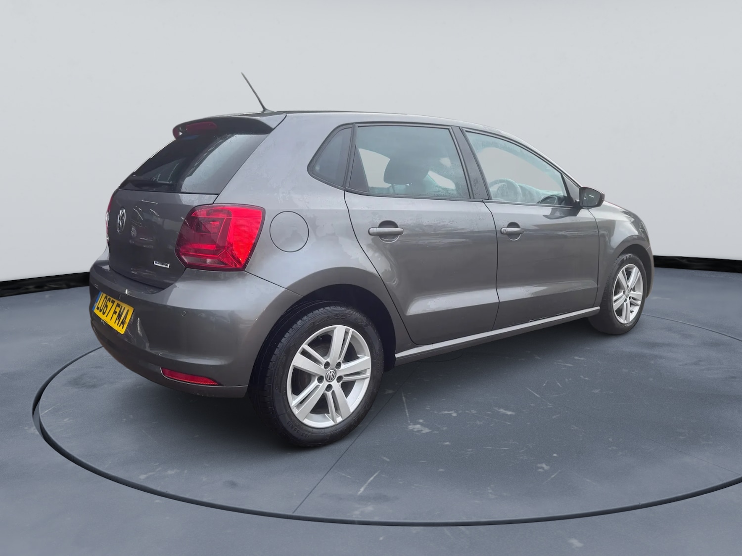 Used Volkswagen Polo 2017 for sale - 77543795: Photo 2